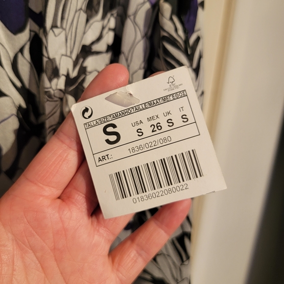 BNWT Zara basic floral pattern knee length sleeveless dress - Picture 4 of 4